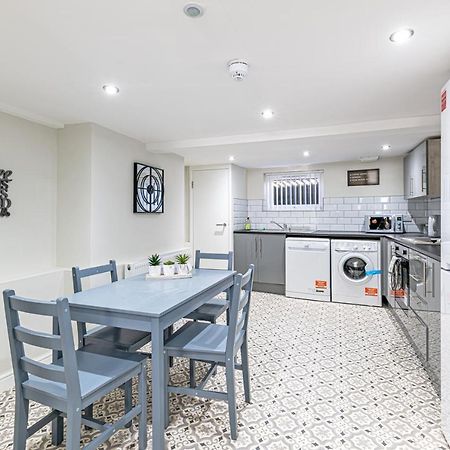 Luxury 5 Bedroom Holiday Home Within Прескот Экстерьер фото